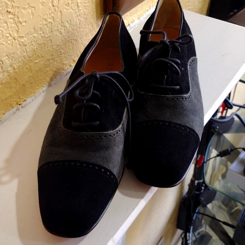St. John knit suede oxford